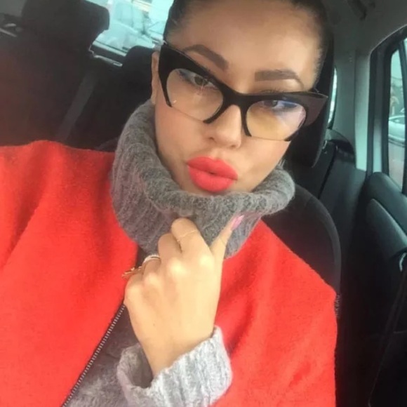 Black Retro Cat Frames - Picture 7 of 8